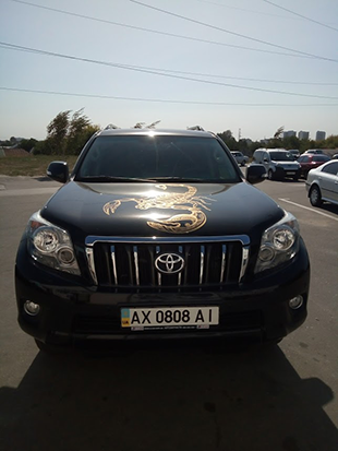 Оклейка легкового авто декоративными элементами