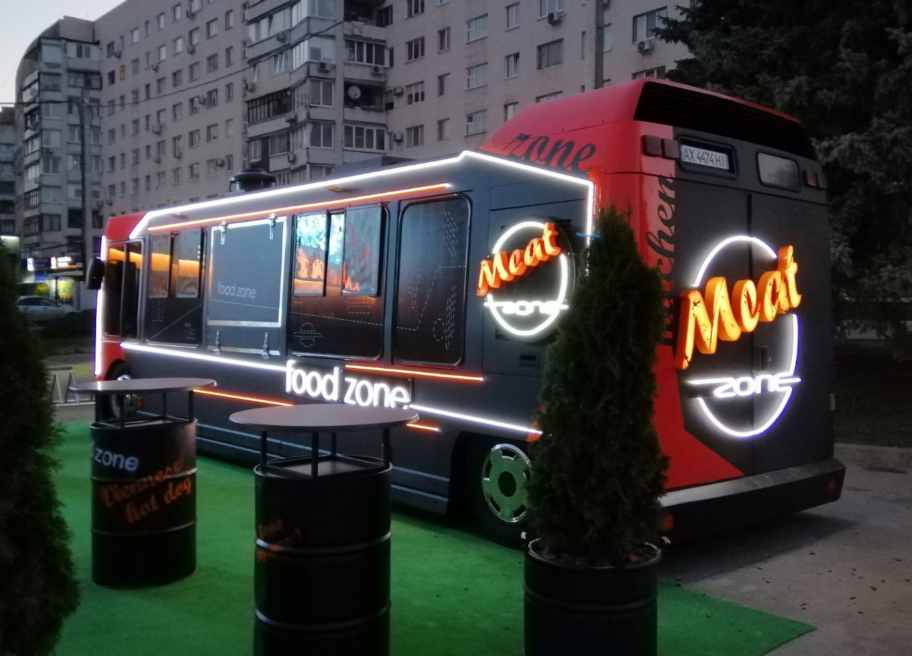 Брендирование автобуса для MeatZone