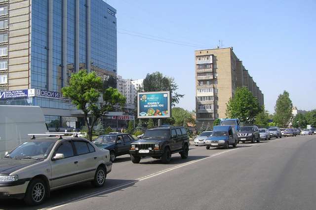 В Червоношкільна наб., 22