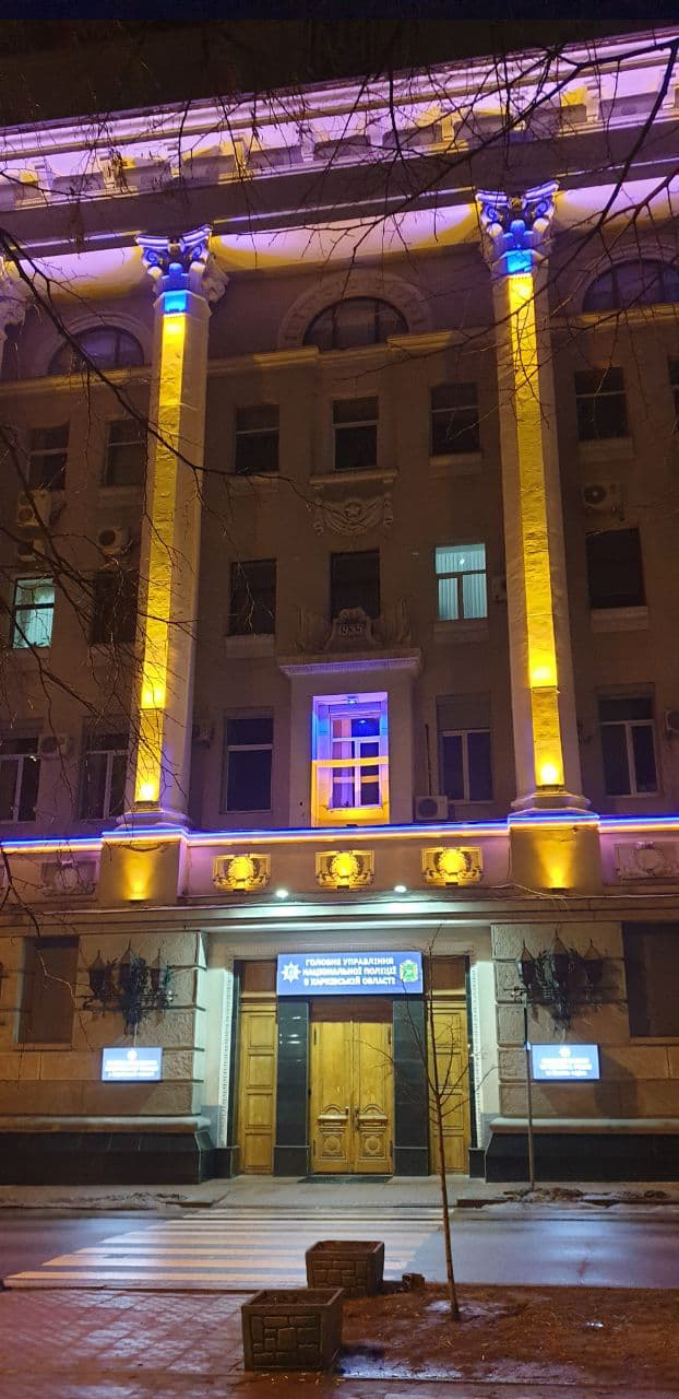 Оформление фасада с помощью освещения